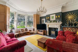 Sitting Room- click for photo gallery